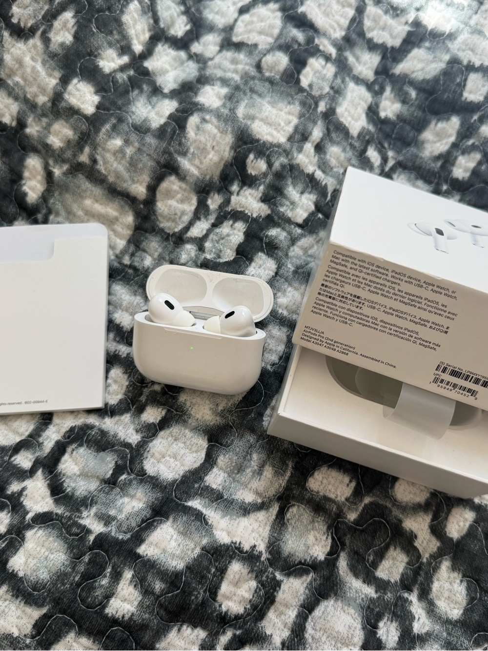 Authentic Apple AirPods Pro2 Wireless Earbuds, Like New